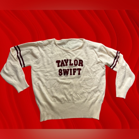 NWOT Taylor Swift knit sweater 3X RED (Taylor’s Version) official merch 🧣 - Picture 4 of 9